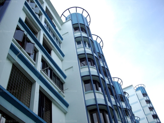 Blk 335 Kang Ching Road (Jurong West), HDB Executive #275702
